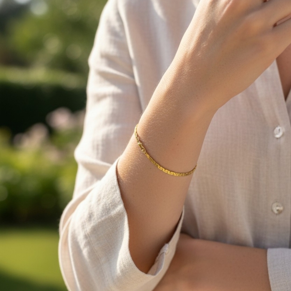 14KGP Stamped Yellow Gold-toned Herringbone Snake Pattern Chain Style Bracelet.
